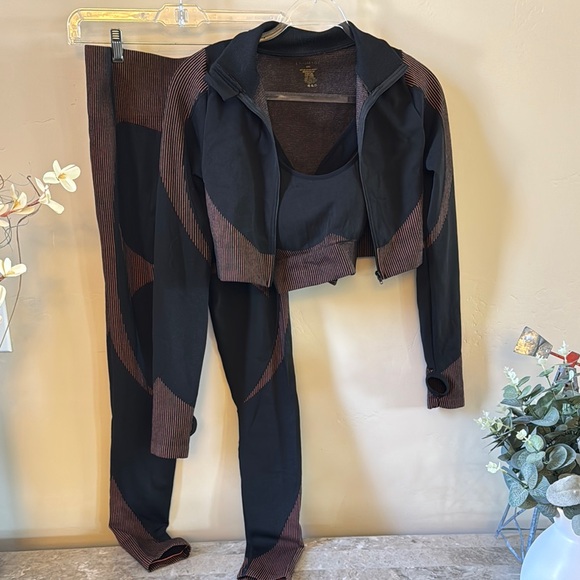 la + image Pants - Stylish Black and Brown Women's athletic Set